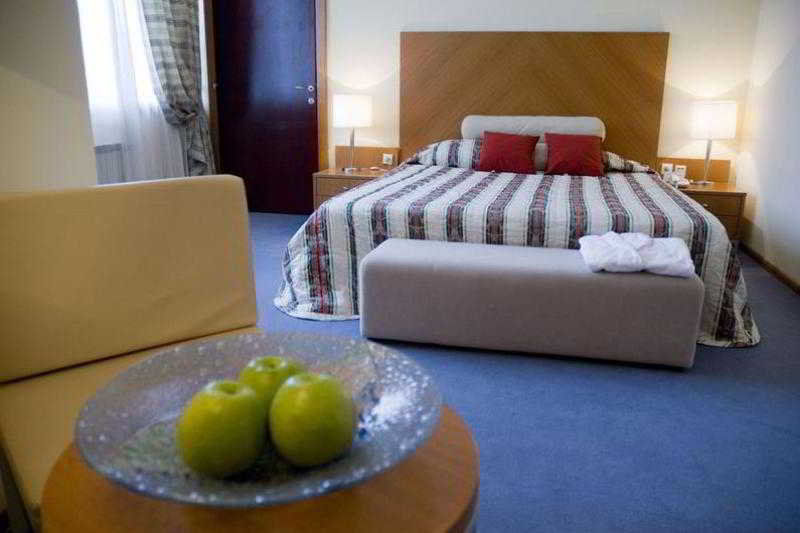 Hotel Tcc Plaza Skopje Zimmer foto